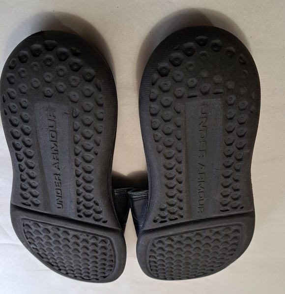 Under Armour Women's Ignite Black Slides Size 9 - Picture 9 of 10